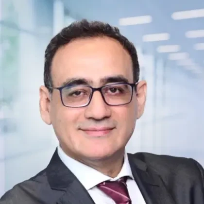 تعديل الأسنان بالتقويم image